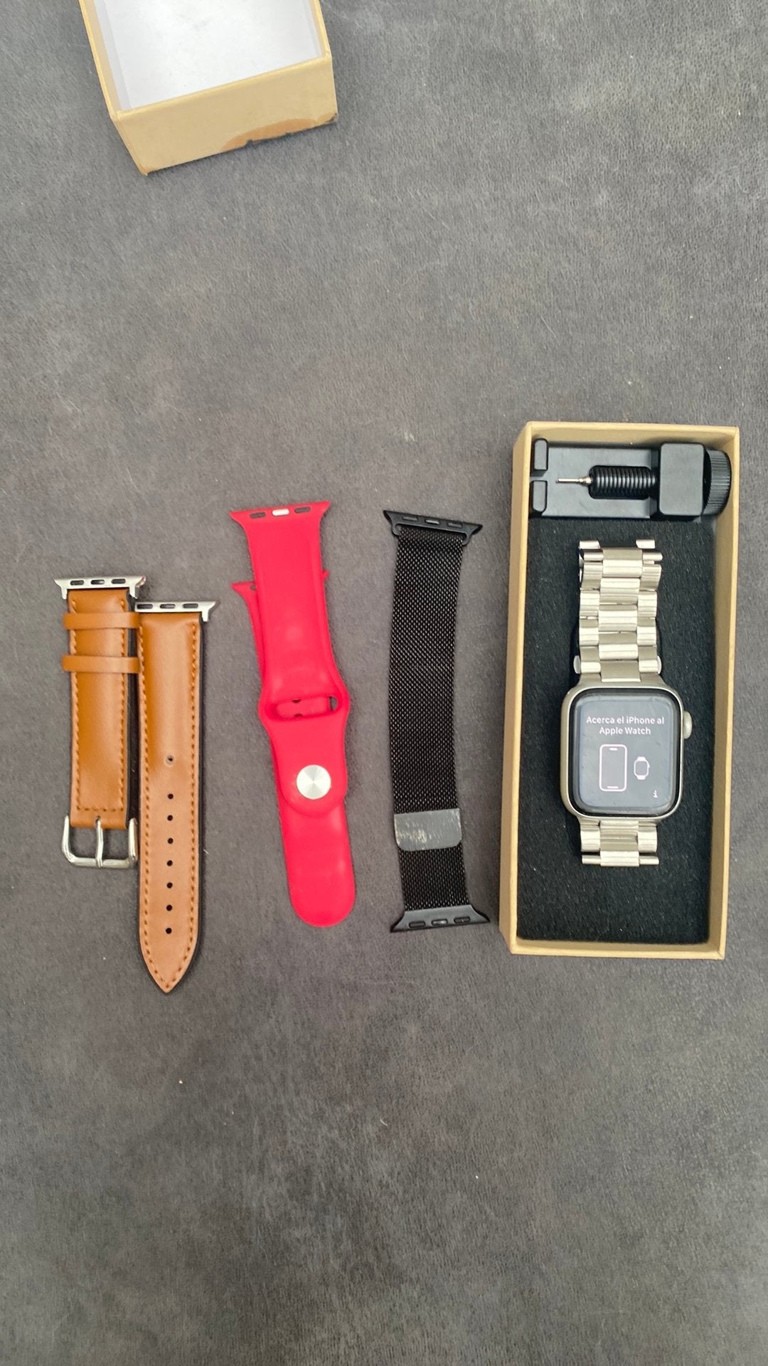 Apple watch 4 met diverse bandjes, Handtassen en Accessoires, Smartwatches, Ophalen of Verzenden, Gebruikt, IOS