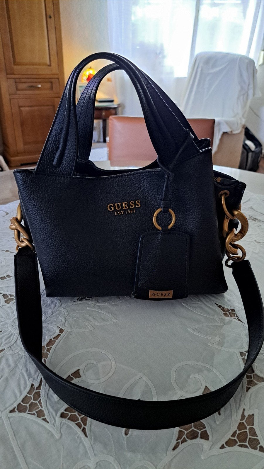 Handtas Guess 1981, Ophalen of Verzenden, Zo goed als nieuw, Zwart, Handtas