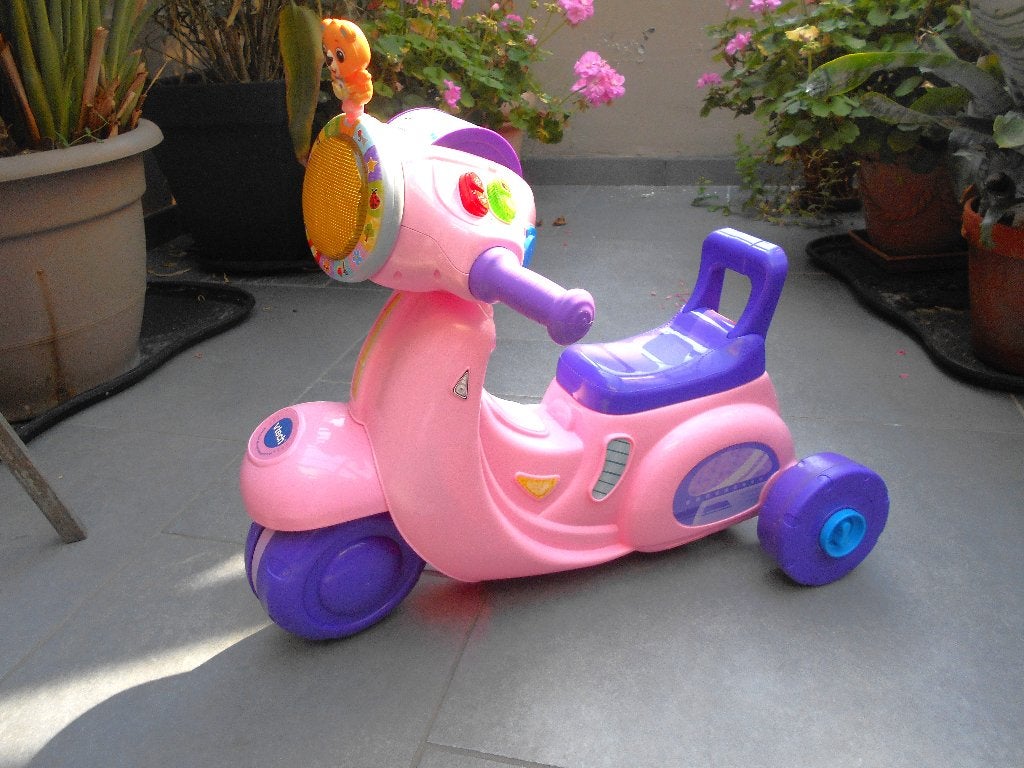 moto rose à roulettes enfant V Tech, Enfants & Bébés, Enlèvement, Utilisé