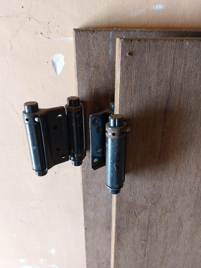 Scharnieren klapdeuren 2 x 2 stuks, Ophalen of Verzenden
