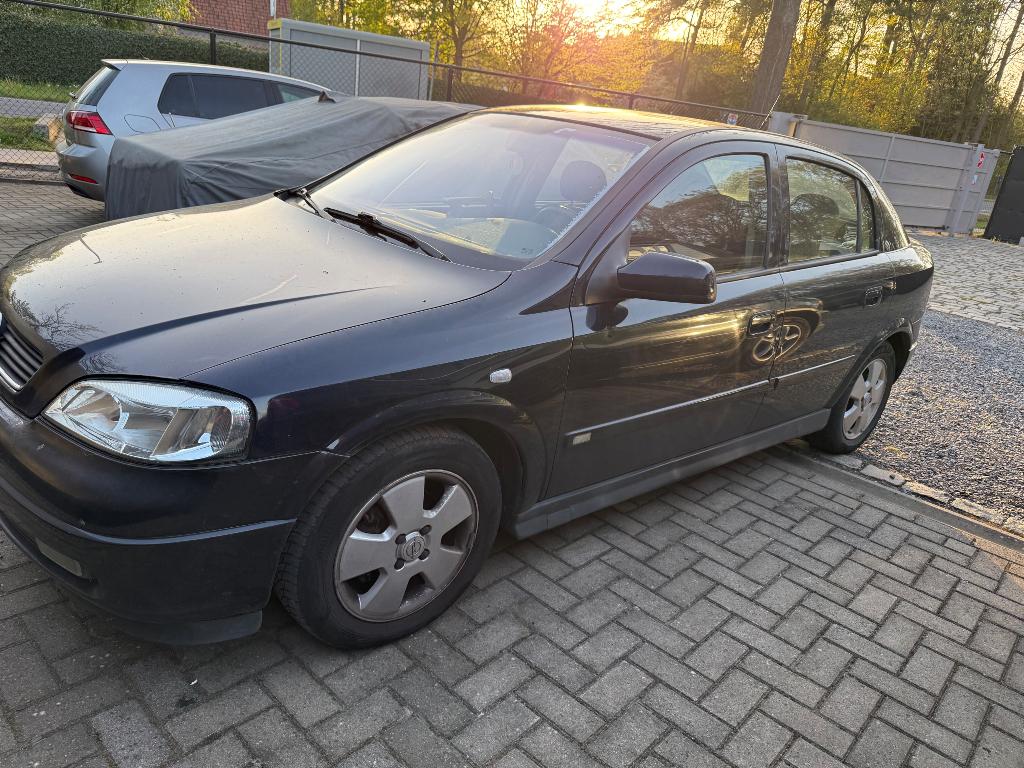 Opel astra 1.4 benzine voor onderdelen vraag maar, Auto's, 4 cilinders, Handgeschakeld, Particulier, Astra