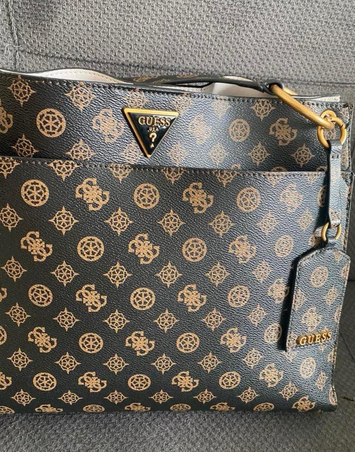 Guess handtas, Handtassen en Accessoires, Tassen | Damestassen, Ophalen of Verzenden, Zo goed als nieuw, Handtas