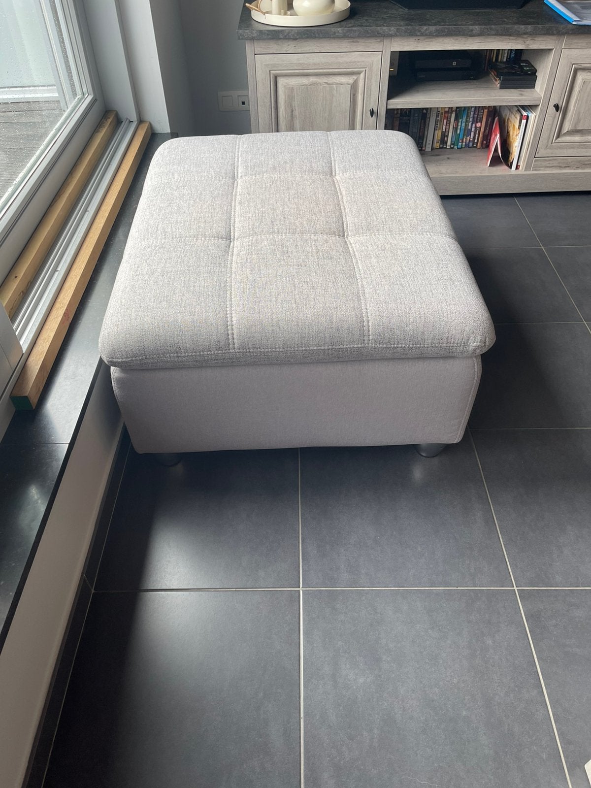 Zitbank- poef, Huis en Inrichting, Slaapkamer | Slaapbanken, Ophalen, Zo goed als nieuw, Grijs, 80 cm