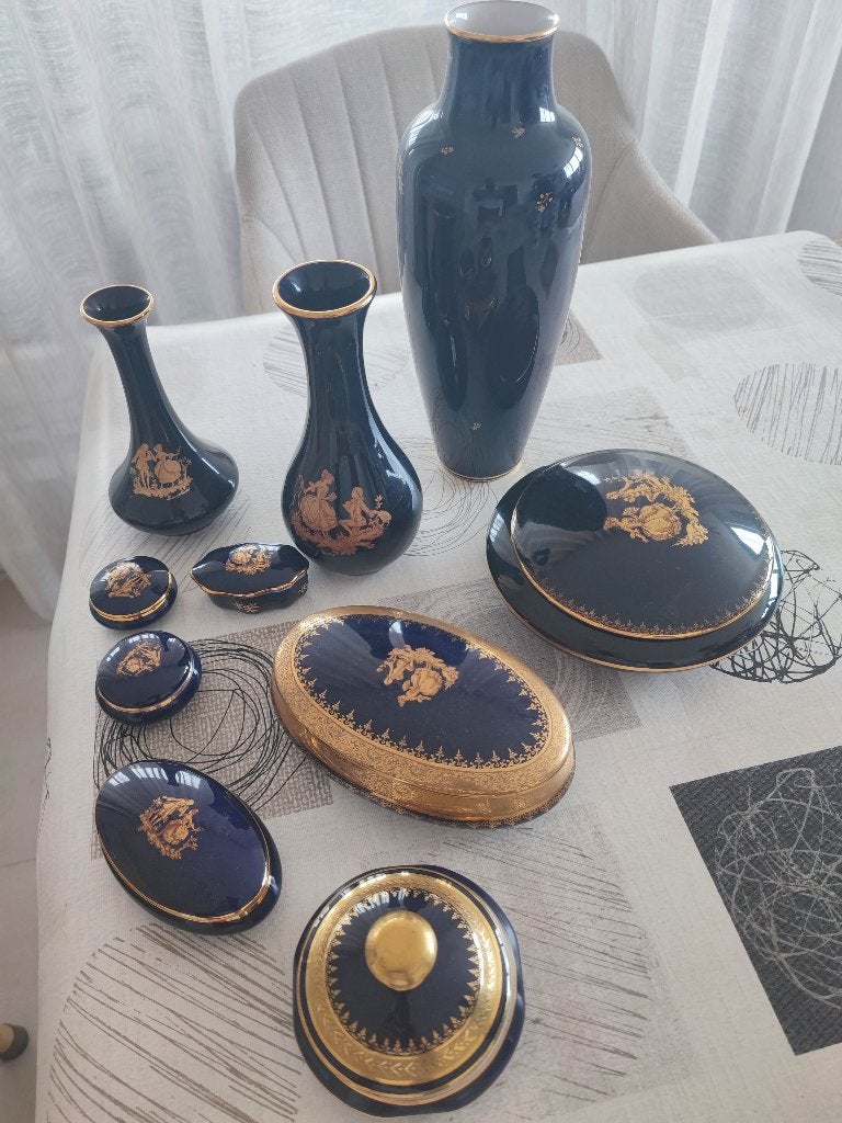 BLEUS DE SEVRES, Enlèvement