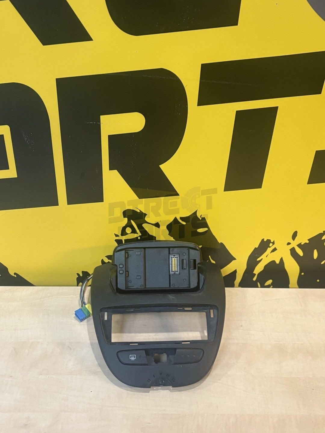 Toyota Aygo (6/05-5/14) (B1) dashboard middendeel Origineel!, Neuf, -, Toyota, -