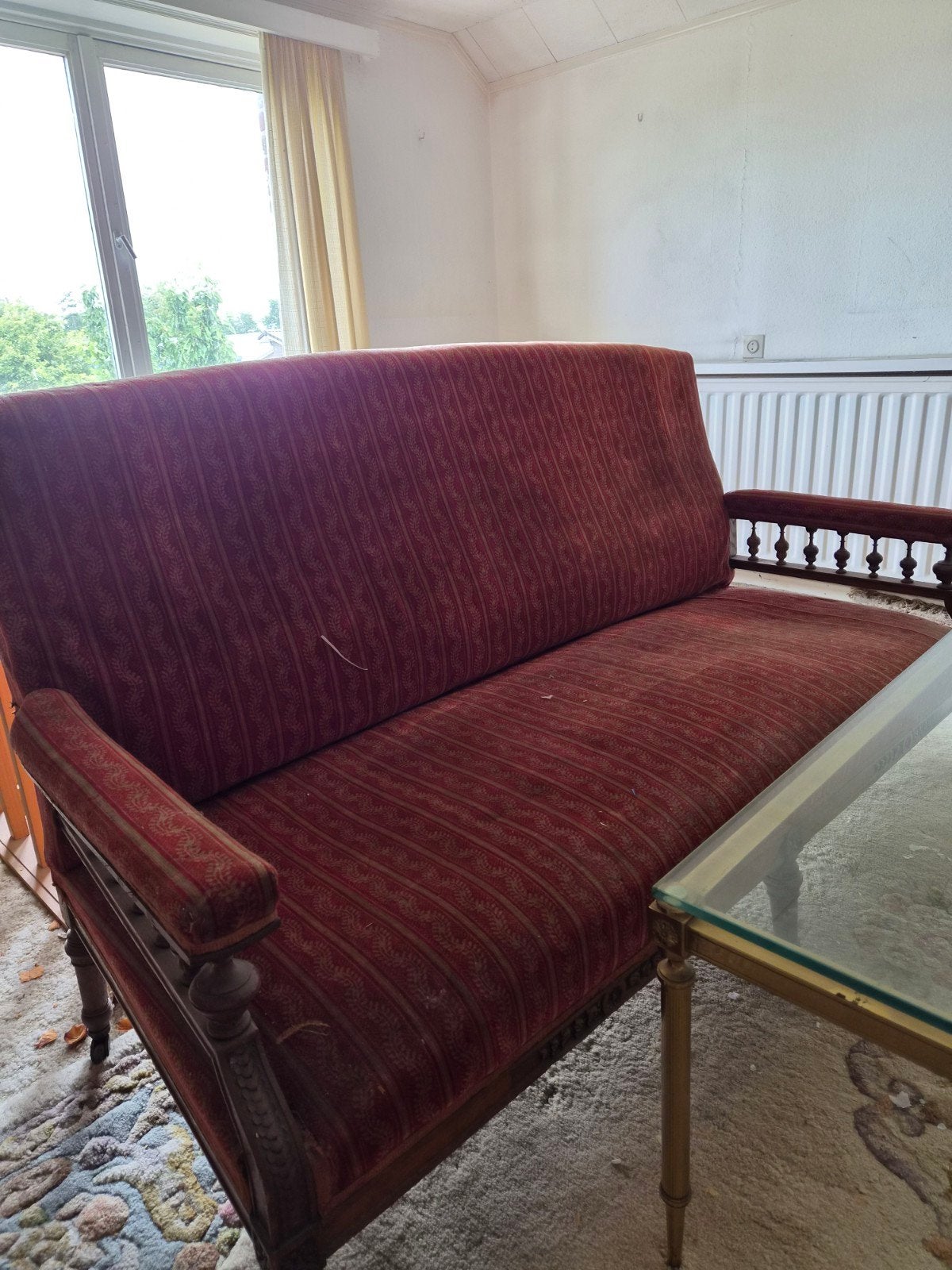 Morris-zetel met rode velours bekleding, Ophalen