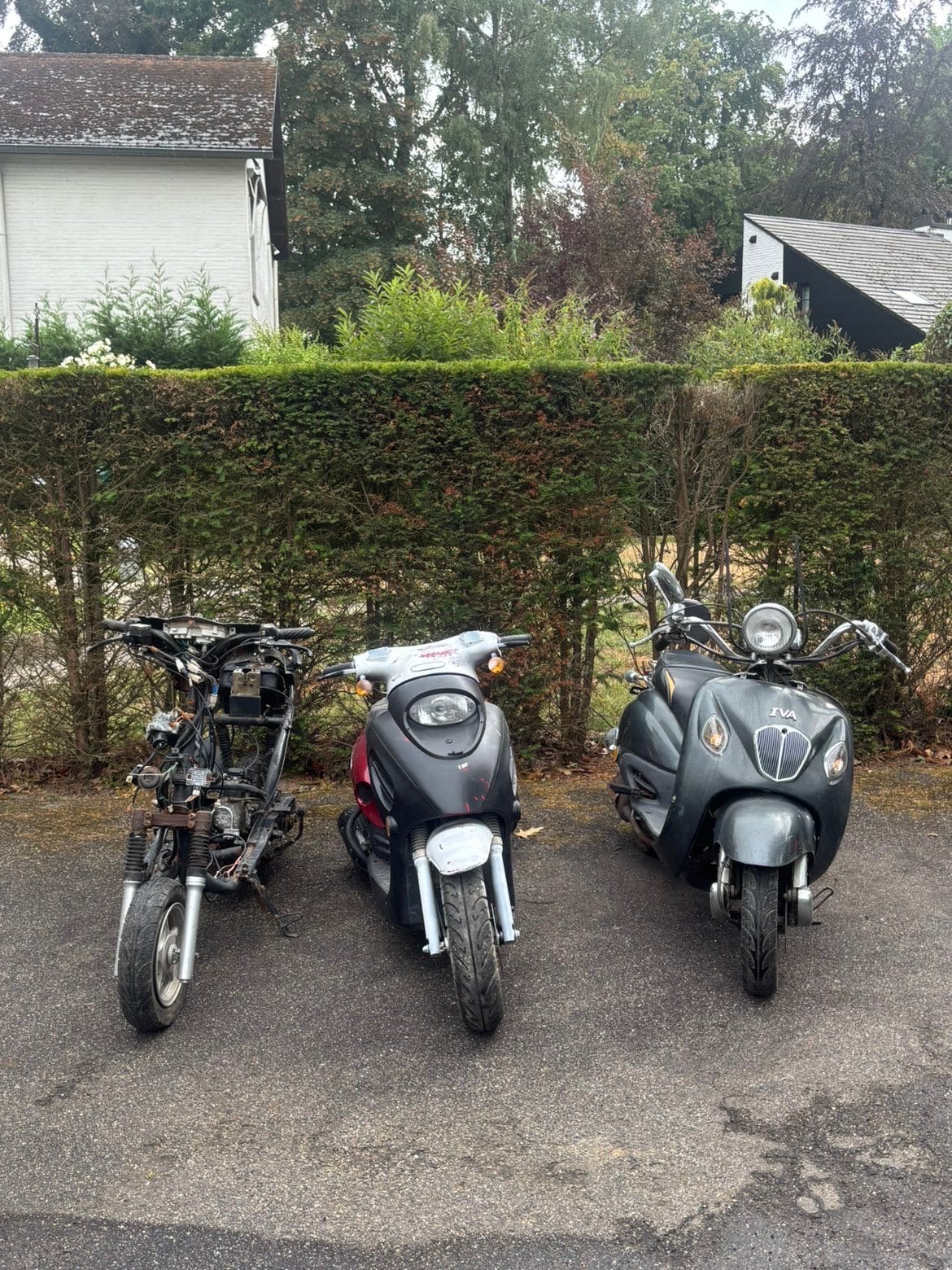 3 scooters, Fietsen en Brommers, Ophalen, Zo goed als nieuw