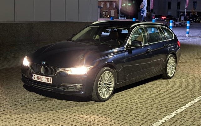 BMW 3-serie Touring 328i Luxury Line 245pk | LichteVracht, Auto's, Automaat, Dealer onderhouden, Achterwielaandrijving, Euro 6