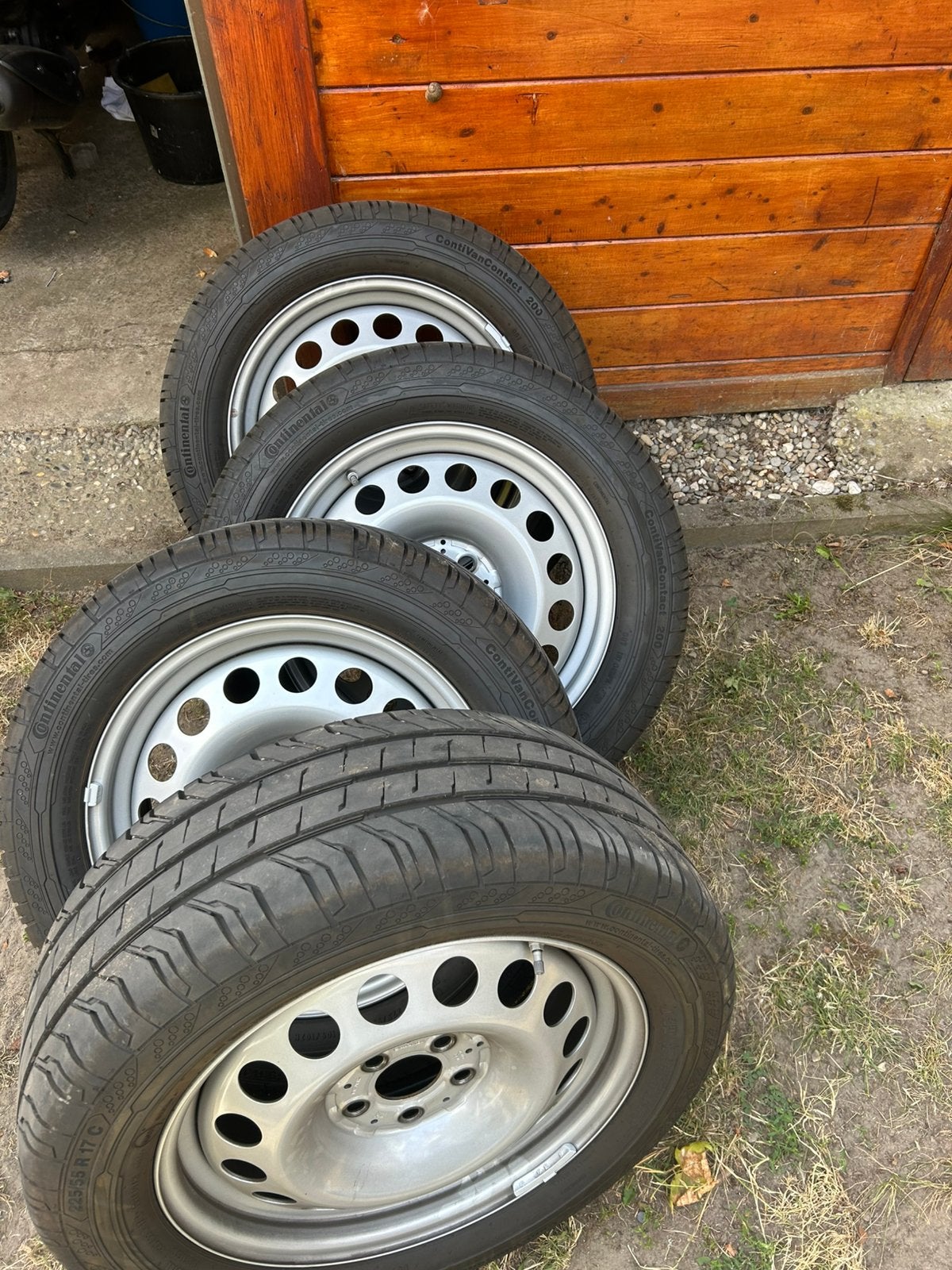 Banden met velgen continental mercedes vito/ viano/ sprinter, Ophalen, Zo goed als nieuw