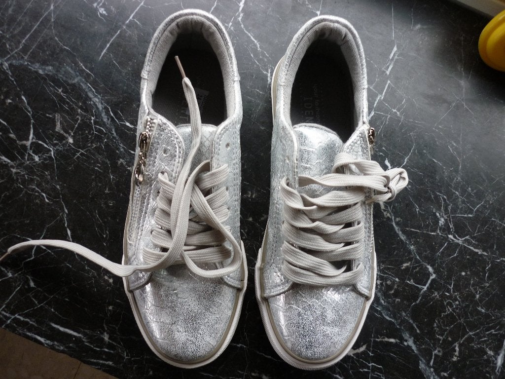Schoenen -pantoffels 36-37, Meisje, Schoenen, Nieuw, Ophalen of Verzenden