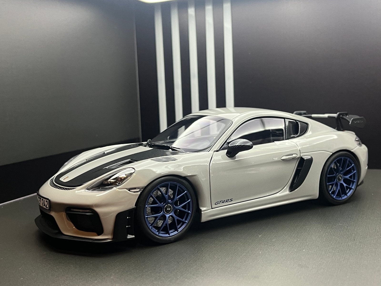 Porsche GT4 RS Weissach Pack, Ophalen, Zo goed als nieuw, Norev