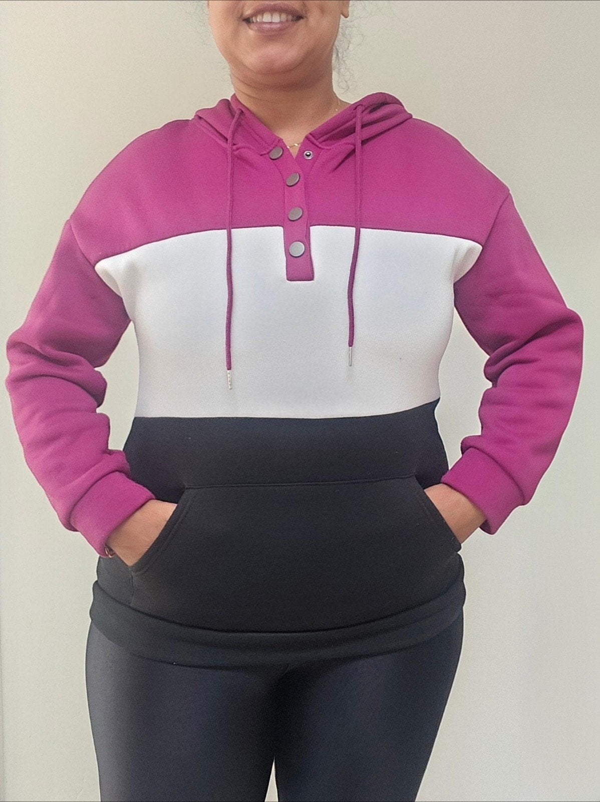 Mooie hoodie roze, wit en zwart – maat L, Kleding | Dames, Ophalen of Verzenden, Maat 42/44 (L), Roze