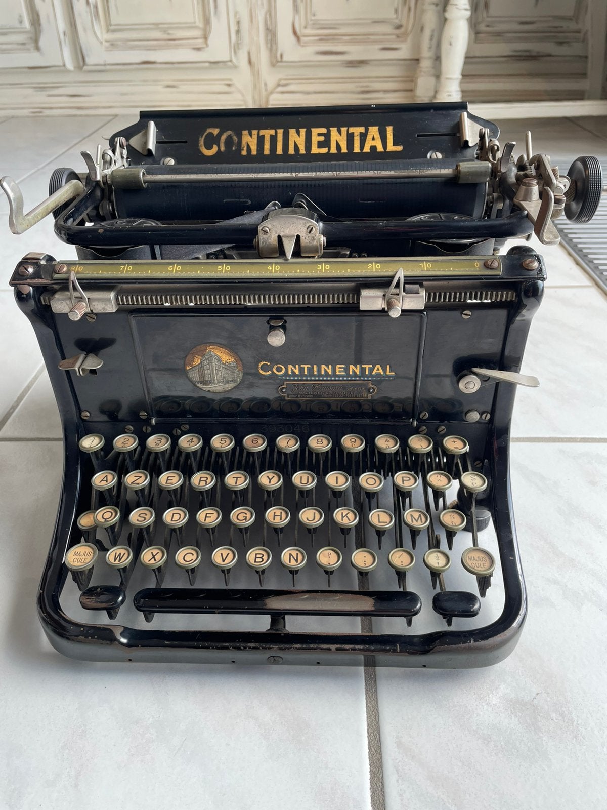 Antieke Continental Typemachine, Ophalen