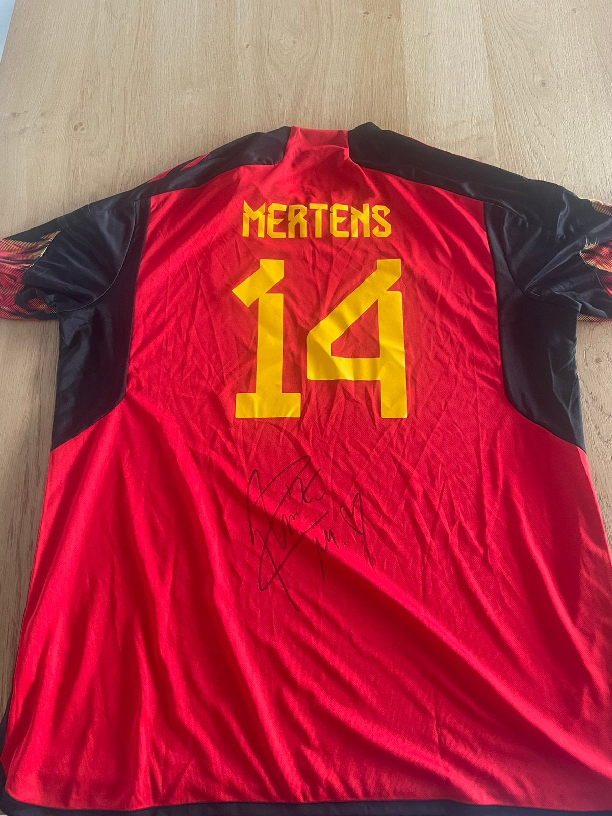 Gesigneerd shirt Dries Mertens rode Duivels, Verzamelen, Ophalen of Verzenden, Zo goed als nieuw, Shirt