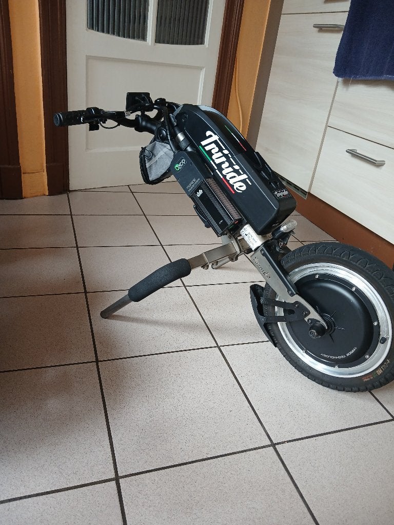 Chaise roulante, Autres marques, 46 km ou plus, 16 km/h ou plus, Comme neuf
