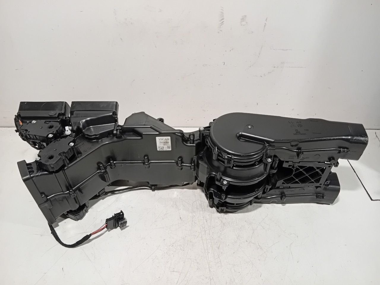 Kachelhuis Audi Q8, Onderdelen@venauto.nl, Van der Ven Autorecycling B.V., Gebruikt, Ettenseweg 76, 4706 PB Roosendaal, The Netherlands