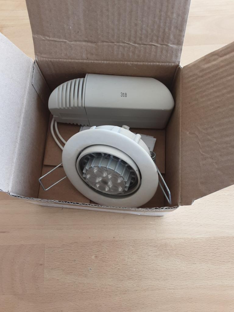 8 witte spot armatuur, Huis en Inrichting, Ophalen