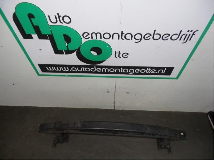Cadre pare-chocs avant d'un Volkswagen Polo (Polo 01-), Volkswagen, -, 3 mois de garantie, Utilisé