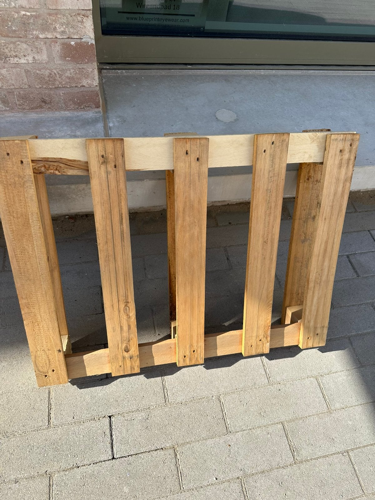 Gratis klein houten pallet 60x80cm, Ophalen, Zo goed als nieuw, Pallet