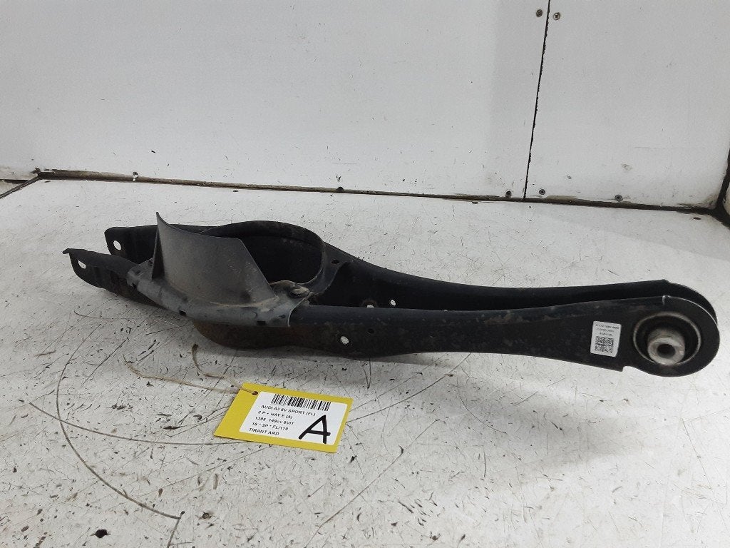 LIAISON DE TENSION ARRIÈRE DROIT Audi A3 (8V1 / 8VK), Auto-Union-Straße  1,
85057  Ingolstadt, DE, Info@audi.de, Audi, Utilisé