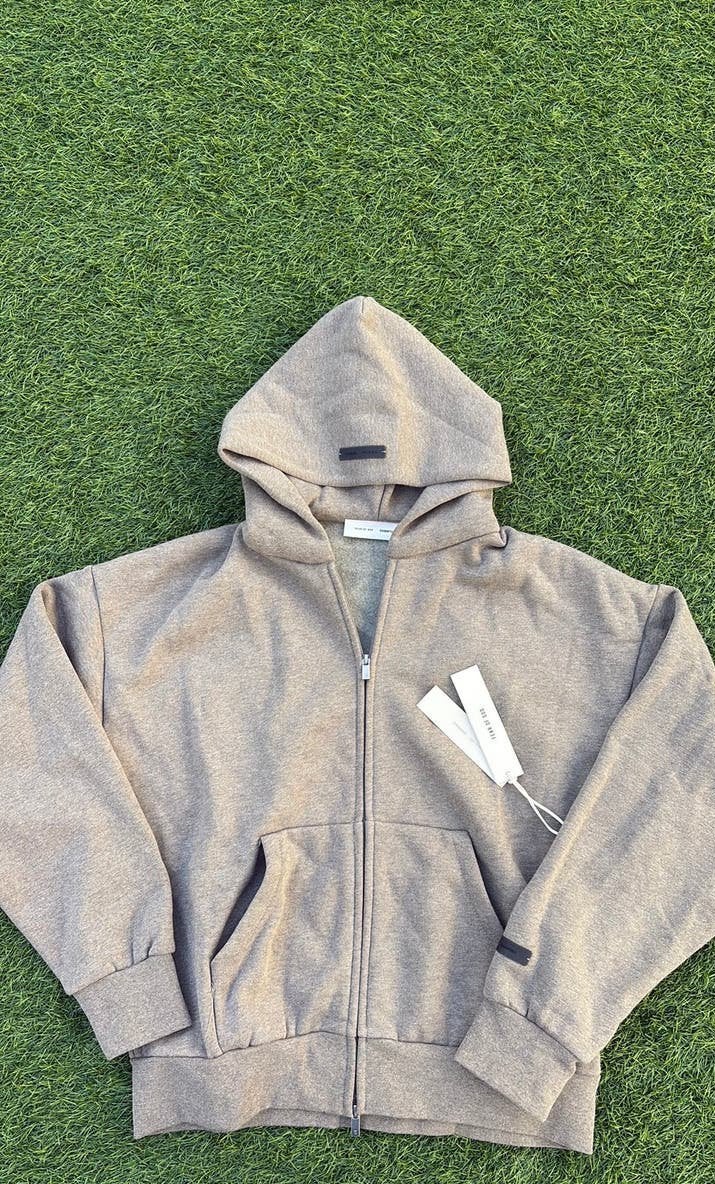 Essentials zip up hoodie size S-M, Kleding | Dames, Maat 38/40 (M), Overige typen, Nieuw, Ophalen of Verzenden