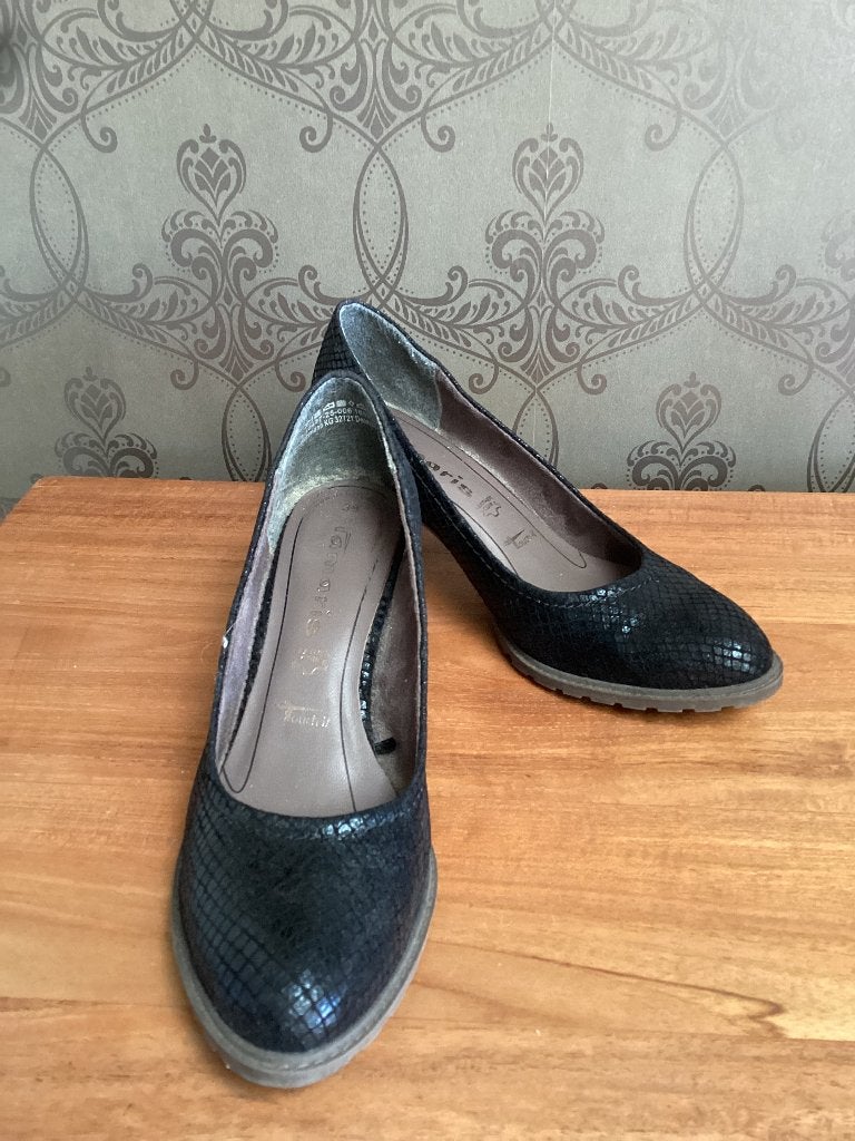 Escarpins noirs Tamaris 38, Vêtements | Femmes, Chaussures, Tamaris, Enlèvement ou Envoi, Escarpins, Comme neuf
