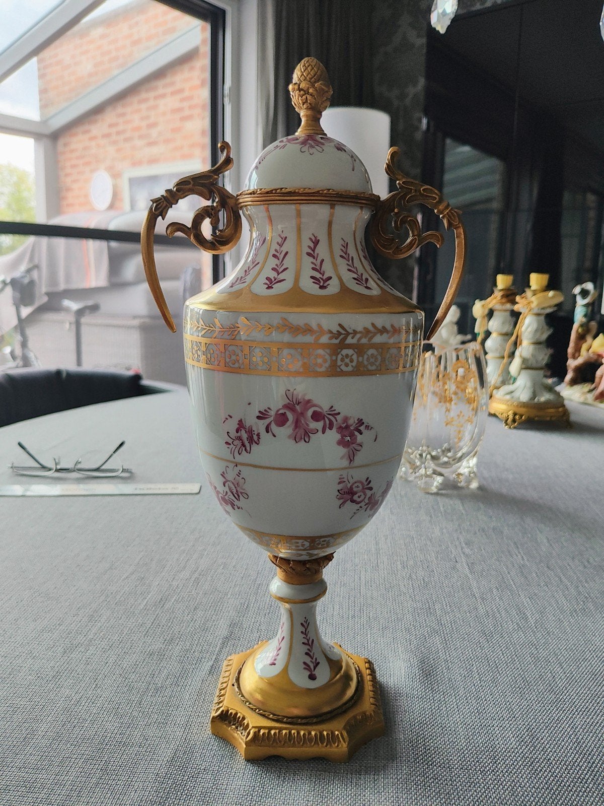 Statue en porcelaine avec signe spécial, Antiquités & Art, Enlèvement