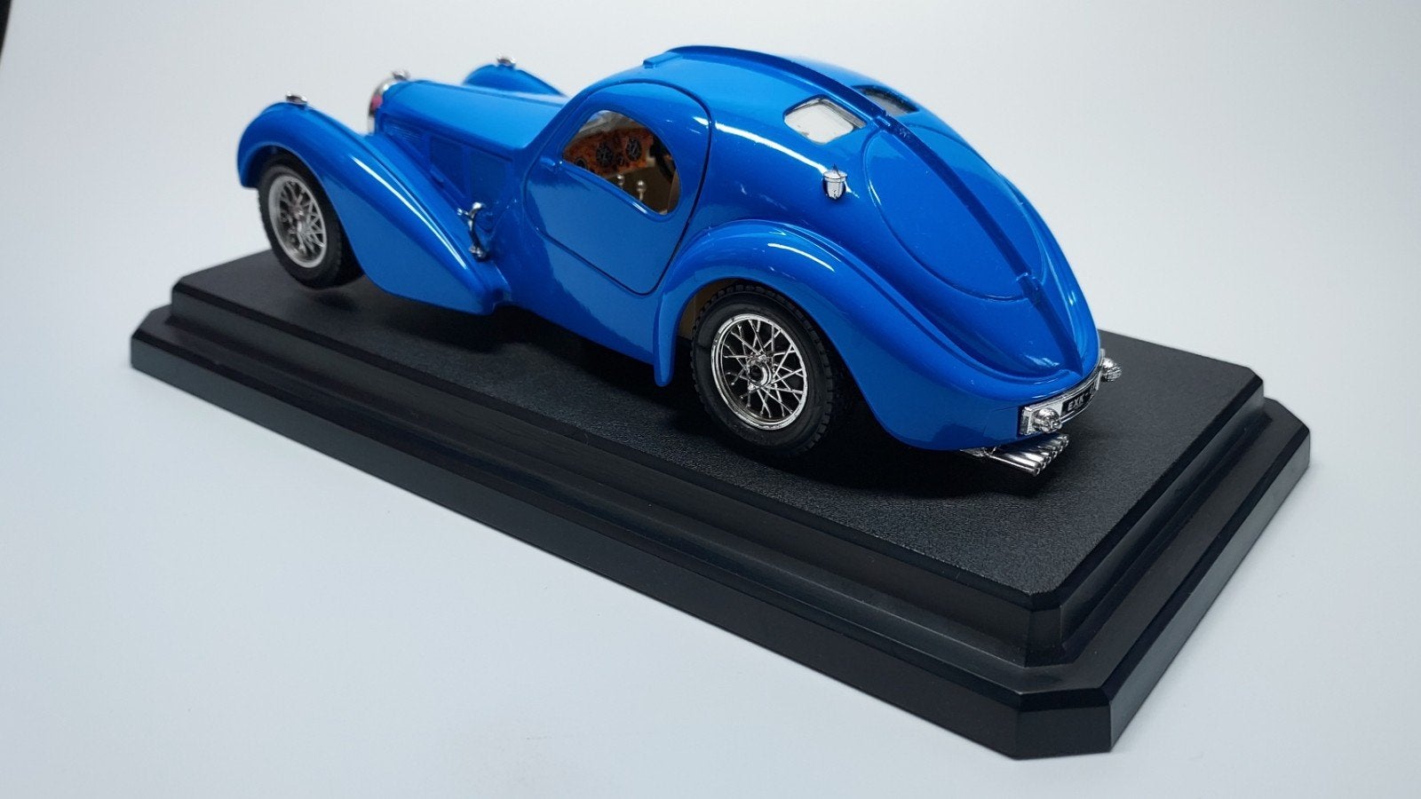 Burago Bugatti Atlantic 1936, Hobby & Loisirs créatifs, Enlèvement ou Envoi, Comme neuf, Voiture, Burago