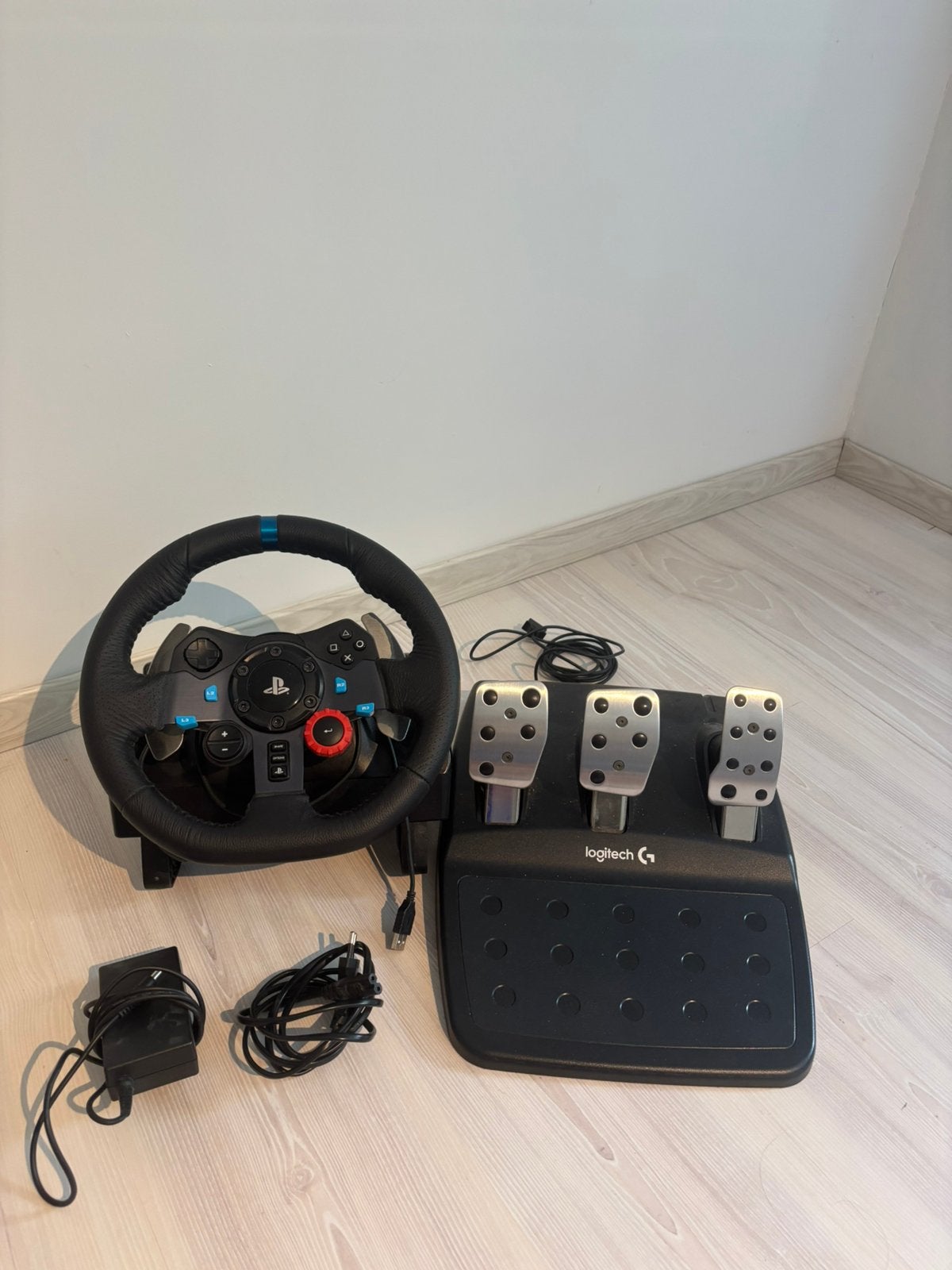 Logitech G29 racestuur met pedalen voor PS4 / PS5 / PC, Ophalen of Verzenden, Zo goed als nieuw