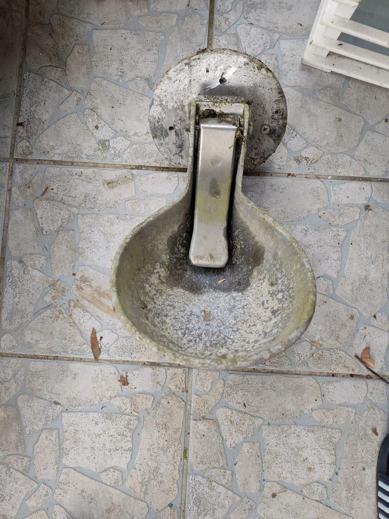 Abreuvoir automatique, Ophalen