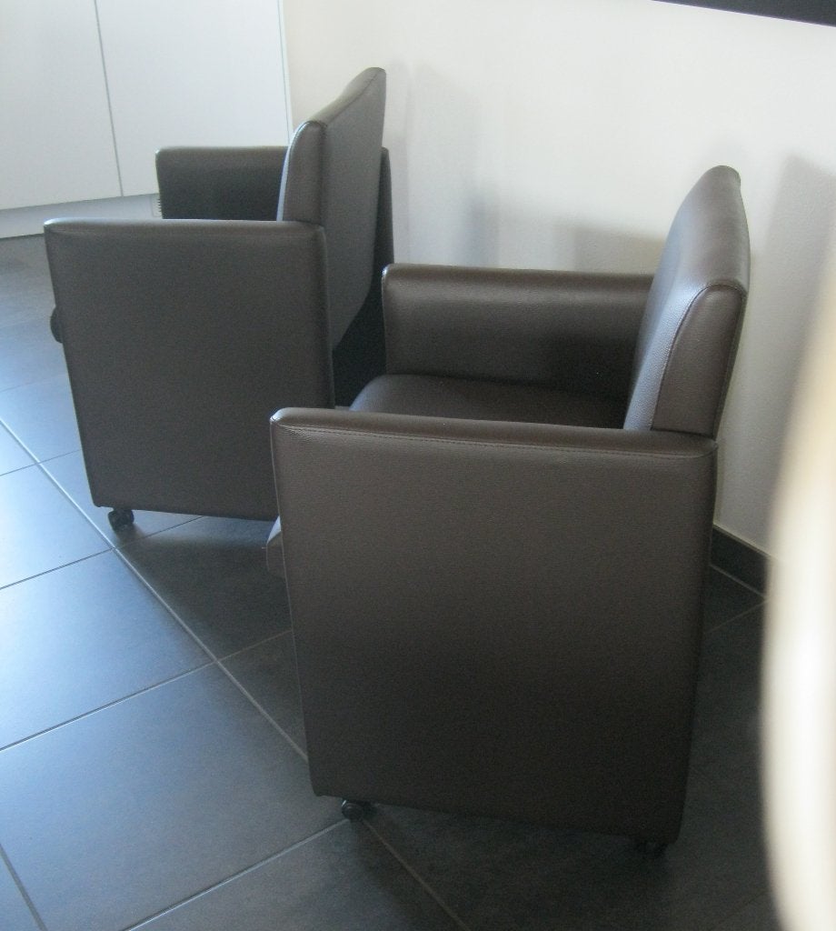 2 Leren fauteuils /stoelen op wieltjes - 25 eu/st = KOOPJE !, Ophalen, Zo goed als nieuw, Leer