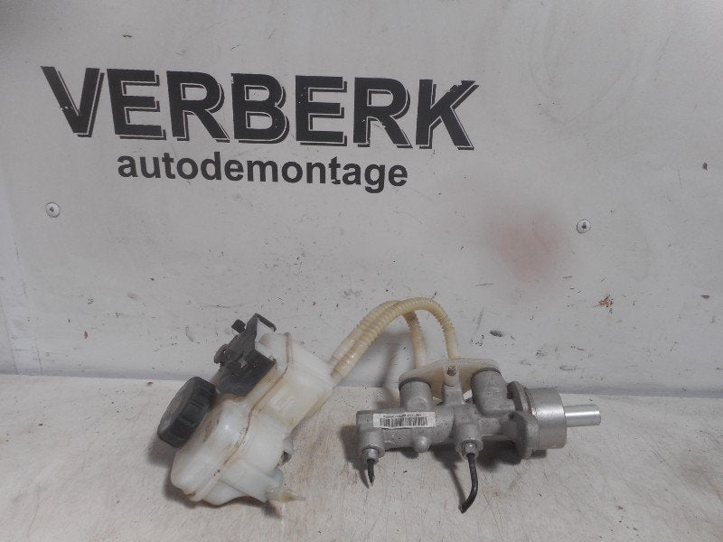 MAITRE CYLINDRE DE FREIN Opel Meriva (A) (y21627), Robert Bosch AG, Opel, Utilisé, Robert-Bosch-Allee 1
74232  Abstatt, DE