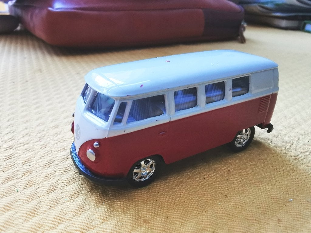 Miniatuur Volkswagen T1 bus 1963. Schaal 1/64?, Ophalen of Verzenden, Gebruikt, Bus of Vrachtwagen