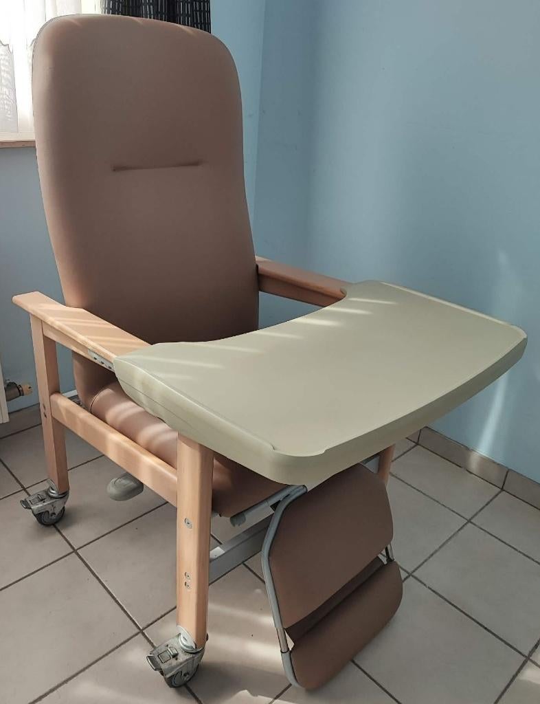 Siège gériatrique, Bois, Comme neuf, Brun, Enlèvement