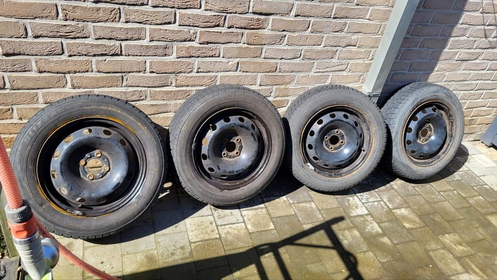 Winterbanden op staal velg, Auto-onderdelen, Banden en Velgen, Ophalen, Winterbanden