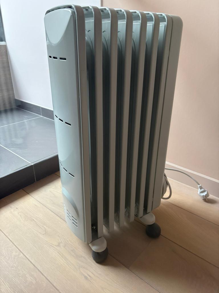 Olieradiater Delonghi, Doe-het-zelf en Bouw, Verwarming en Radiatoren, Ophalen, Zo goed als nieuw