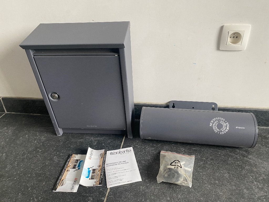 Brabantia brievenbus met krantenrol, Jardin & Terrasse, Boîtes aux lettres, Enlèvement ou Envoi, Comme neuf, Murale
