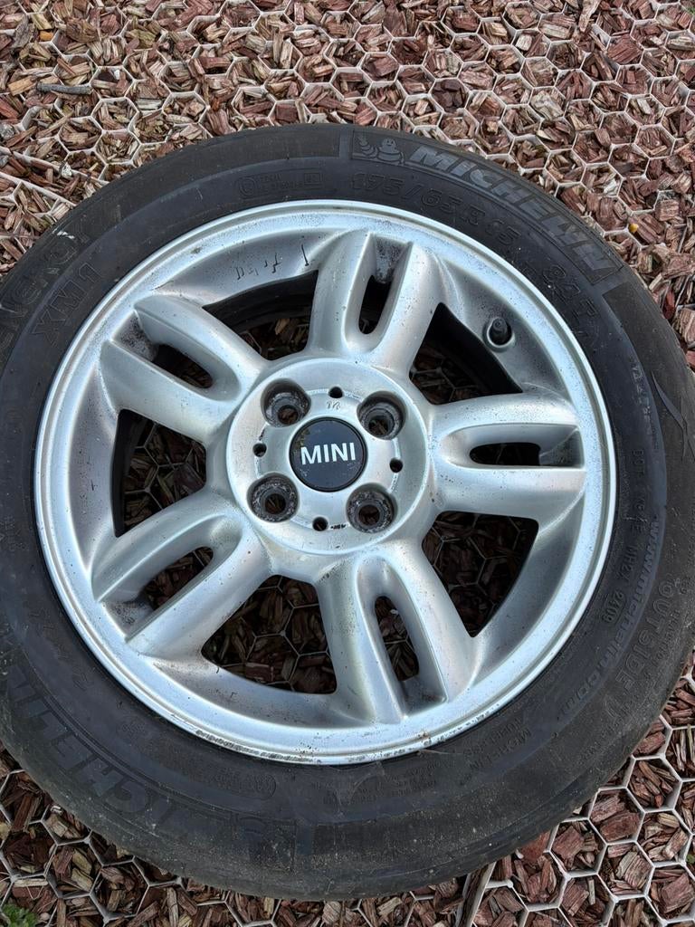4 jzntes mini : 4 trous, Enlèvement, Comme neuf