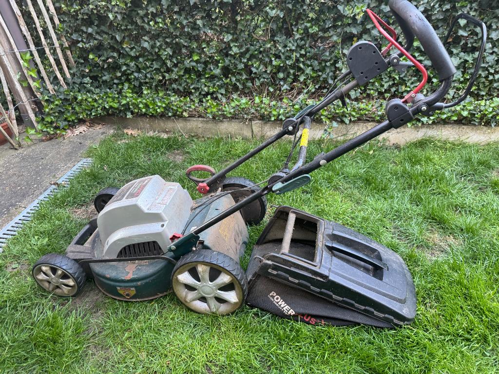 Zelftrekker grasmaaier, Tuin en Terras, Ophalen, Cirkelmaaier, Gebruikt, Elektrische grasmaaier