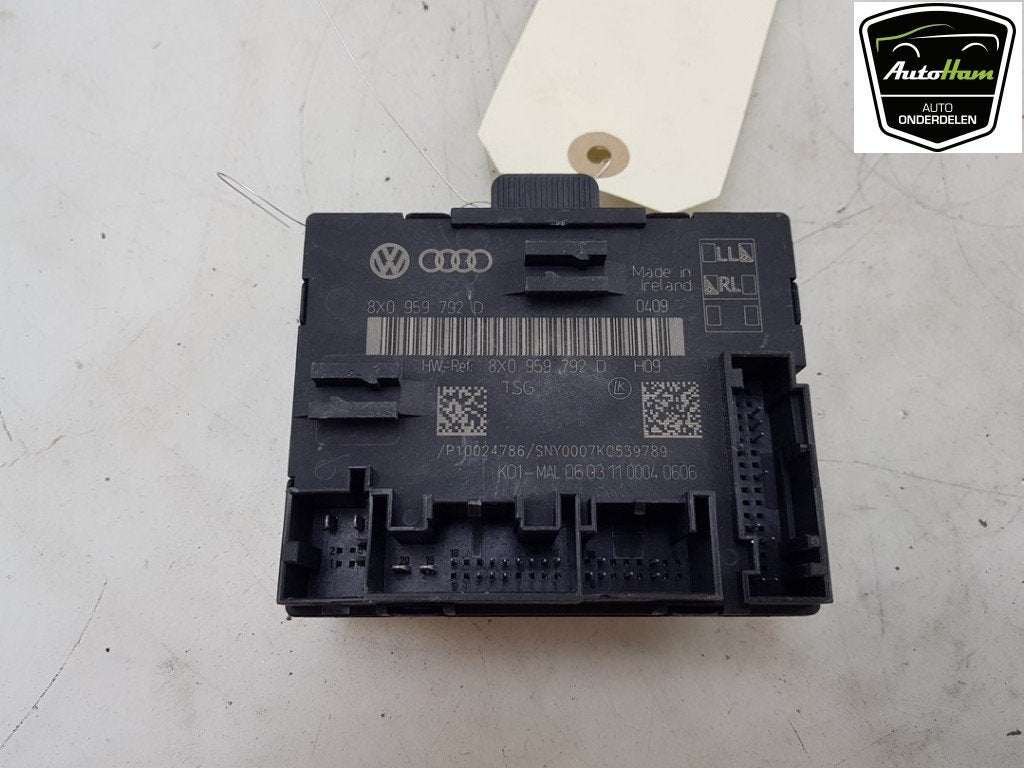 ORDINATEUR VEROUILLAGE CENTRALISE Audi A1 (8X1 / 8XK), Auto-Union-Straße  1,
85057  Ingolstadt, DE, Info@audi.de, Audi, Utilisé