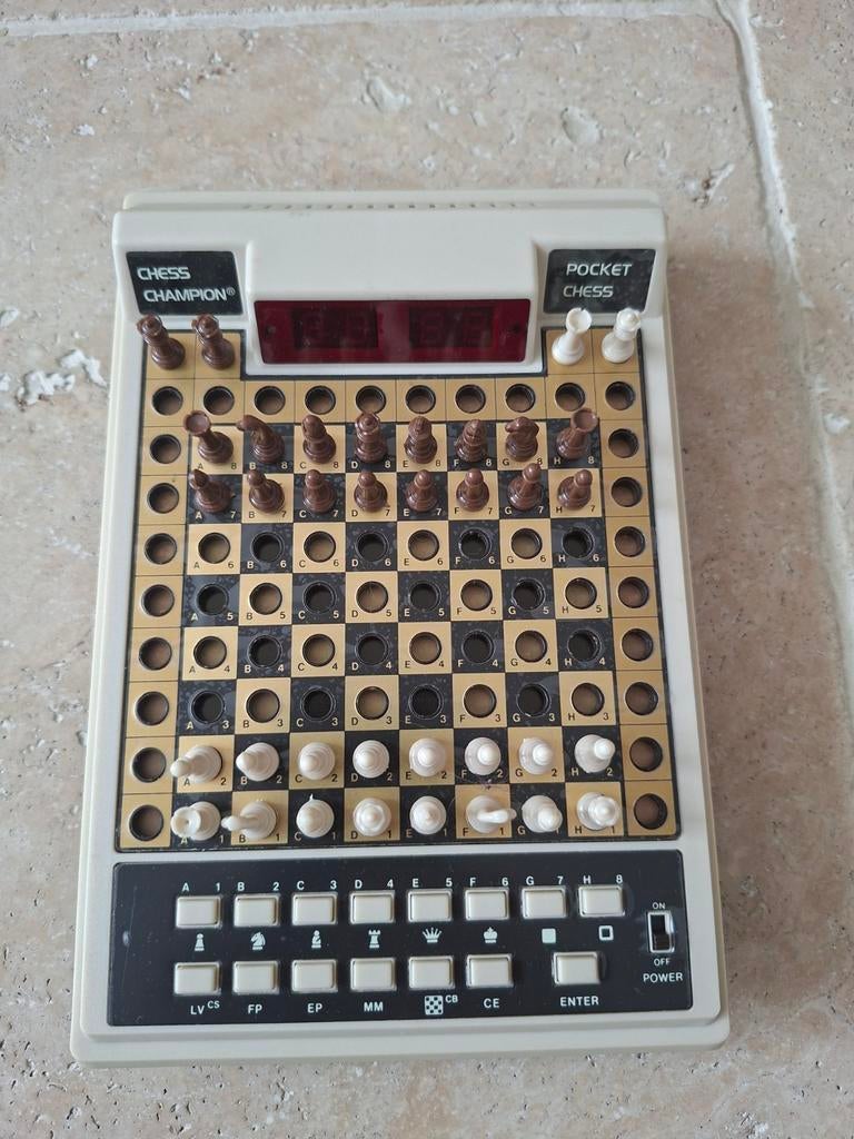 Échiquier électronique- Chess Champion - Pocket Chess, Hobby & Loisirs créatifs, Composants électroniques, Enlèvement ou Envoi