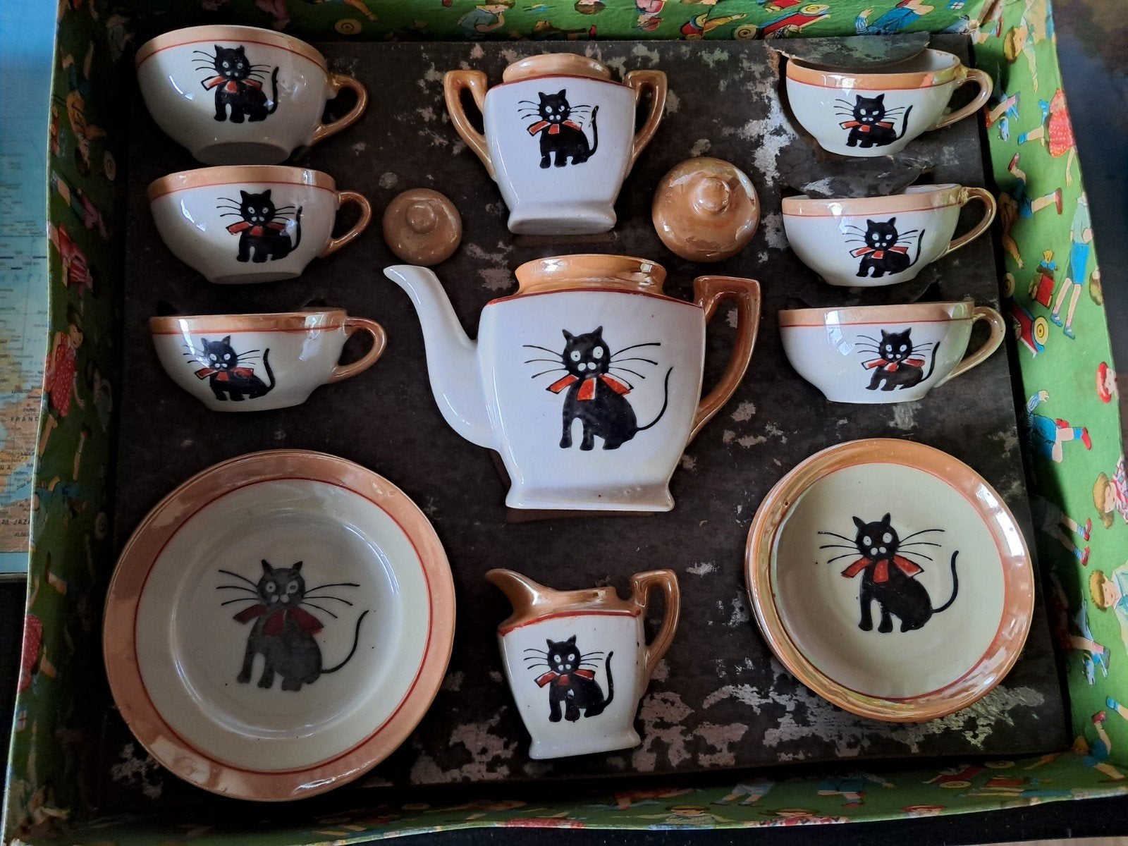Oud Kinder koffie service, Ophalen