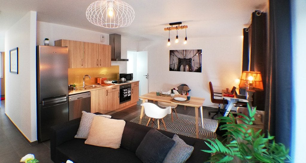 Studios et appartements meublés grand confort +wifi /au mois, Immo, Charleroi