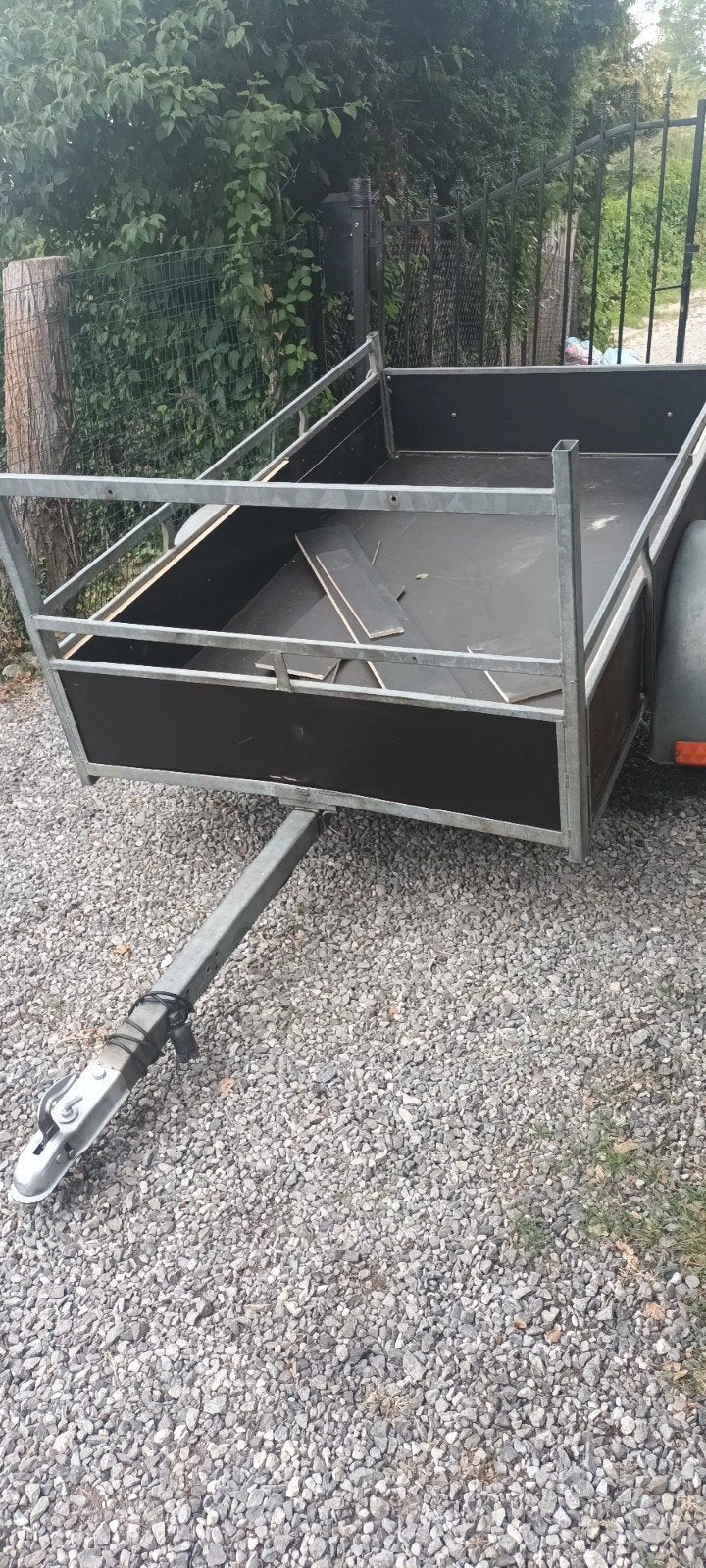 Trailer 2m op 1m25 recente panelen, recente verlichting (1 m