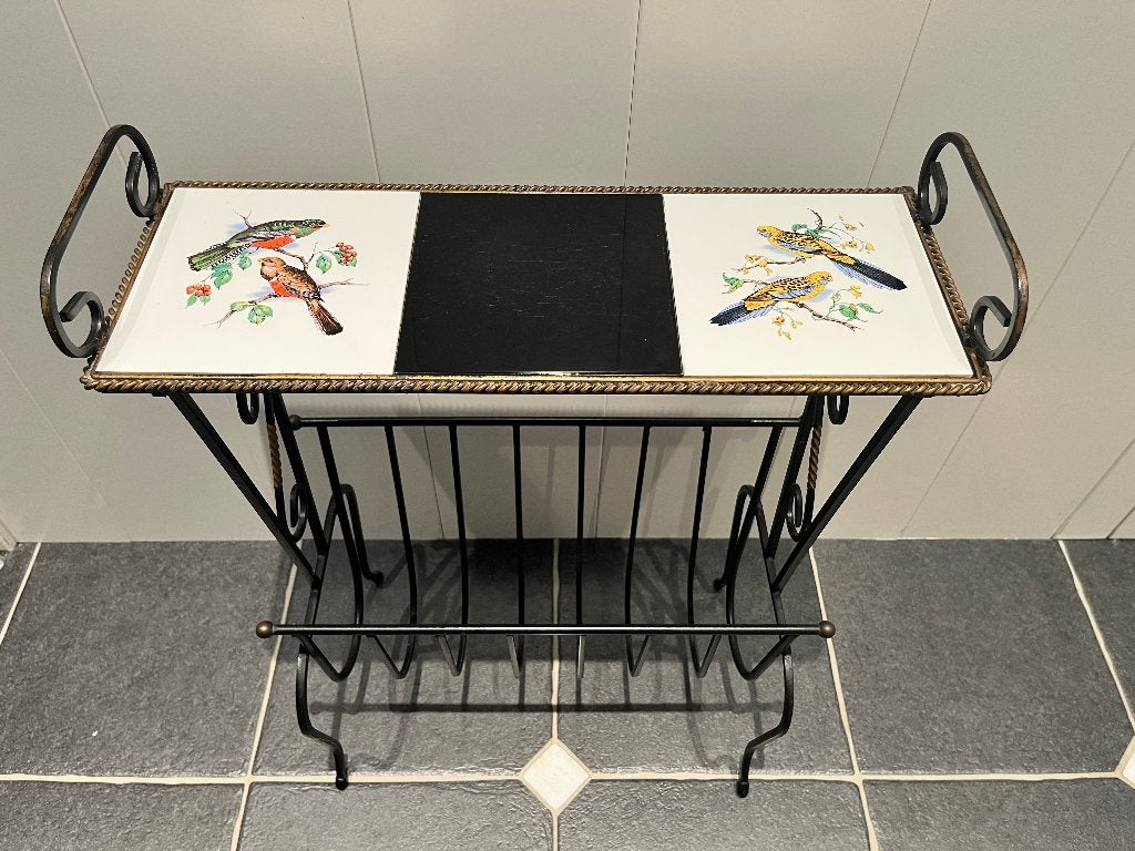 Krantenhouder smeedijzer vintage, Huis en Inrichting, Woonaccessoires | Krantenbakken en Lectuurbakken, Bijzettafel met lectuurbak