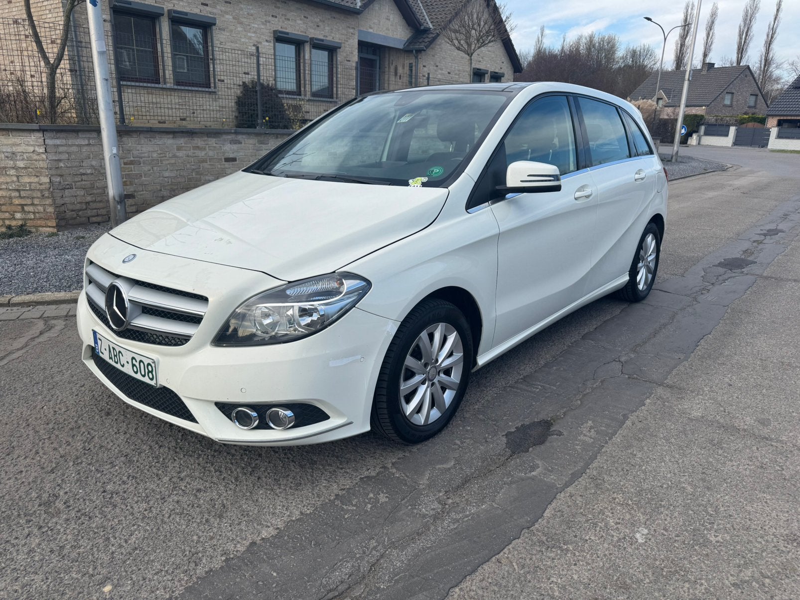 MERCEDES BENZ B180 2014 178000KM TOIT OUVRANT, Auto's, Automaat, Euro 5, Particulier, B-Klasse