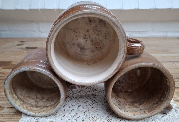 3 Franse doorleefde brocante gres potten met oor, Ophalen of Verzenden