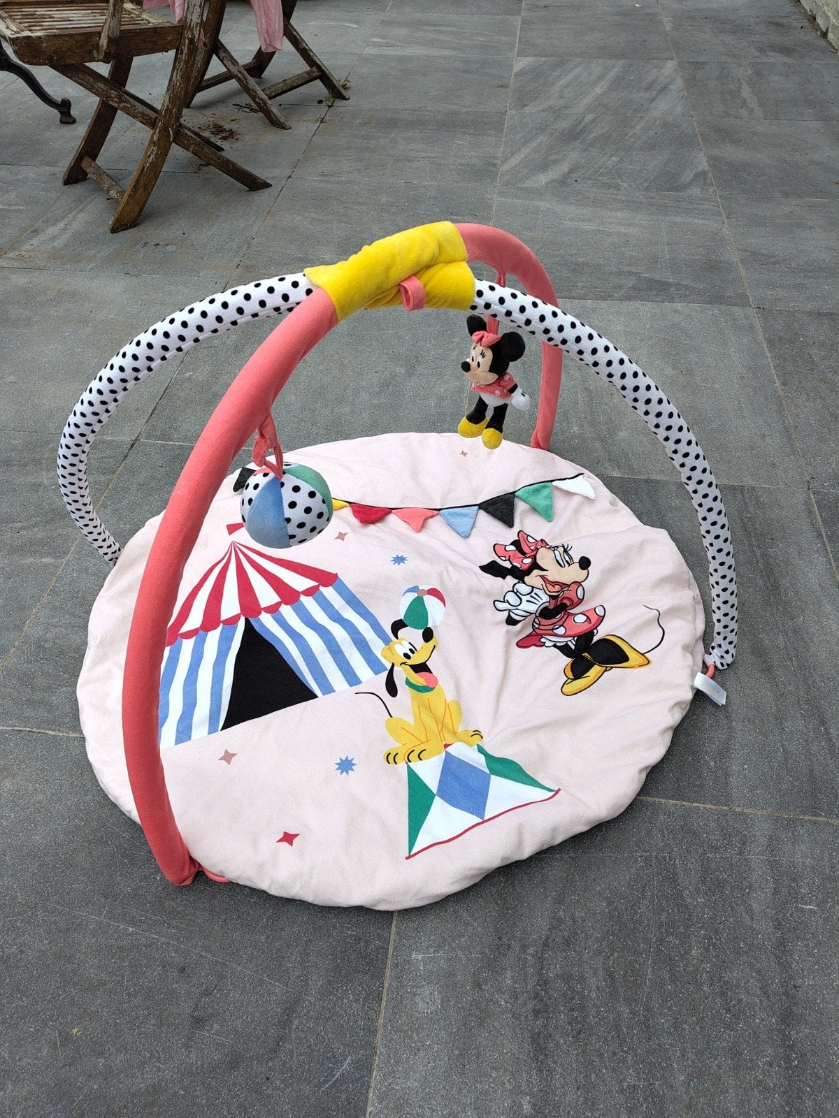 tapis de jeu de gym pour bébé Minnie Mouse, Enfants & Bébés, Enlèvement, Comme neuf
