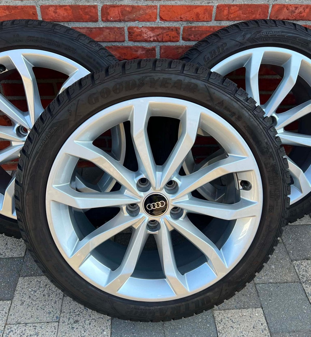 AUDI A4 B8/B9 S-LINE GOODYEAR WINTERSET 245/40/R18, Ophalen, 18 inch, Banden en Velgen, Winterbanden
