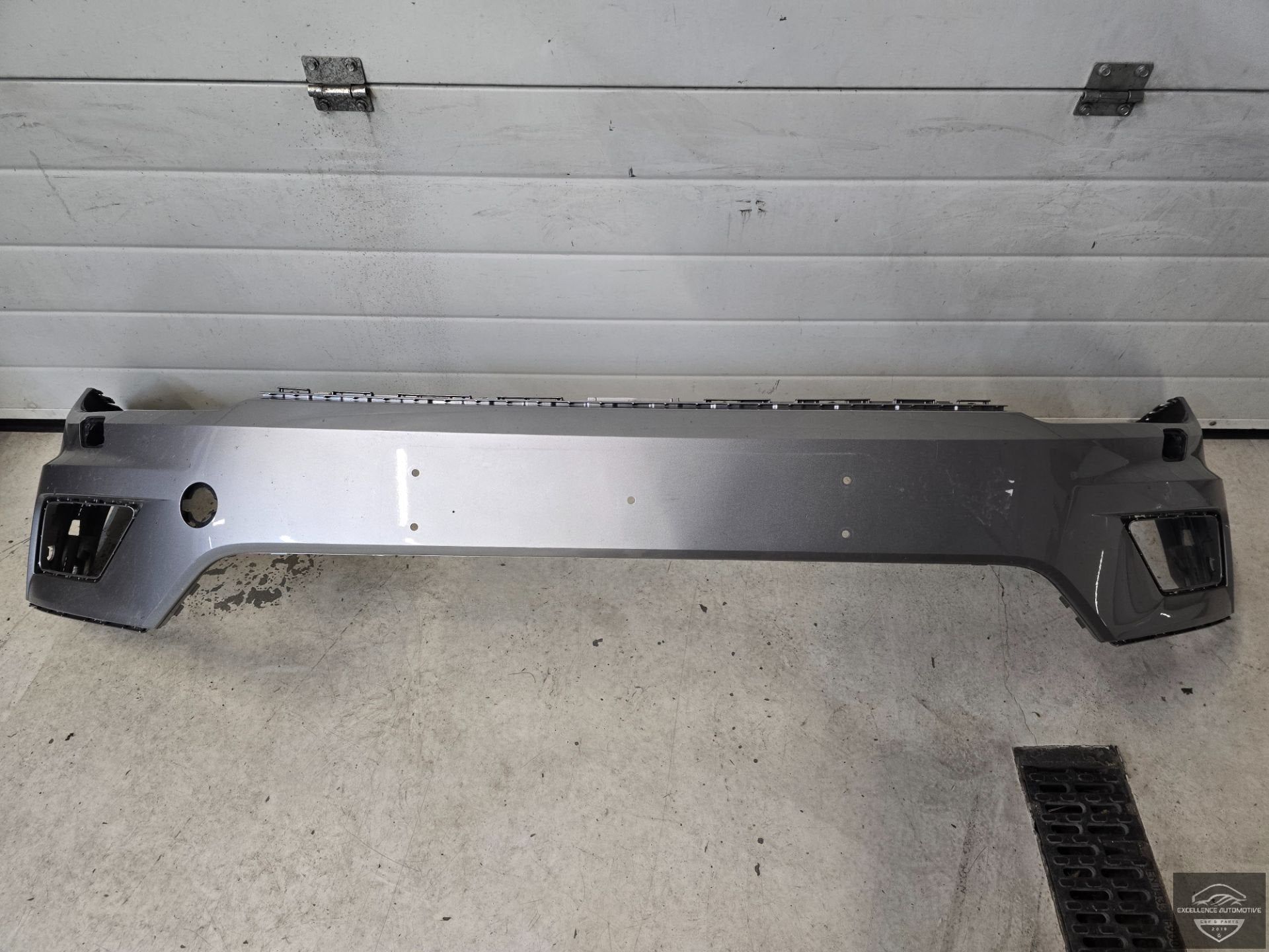 VW Tiguan 5NA 2016-2020 Voorbumper Bumper 6xPDC KLS Bovenste, Gebruikt, Volkswagen AG, Vw@volkswagen.de, Bumper